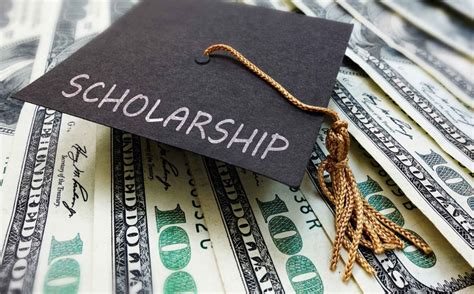 Does Liberty University offer scholarships